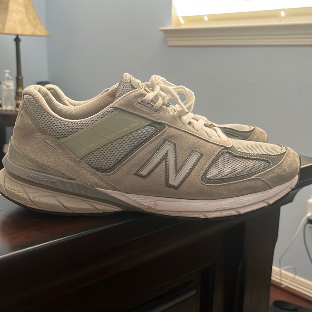 New Balance 990v5